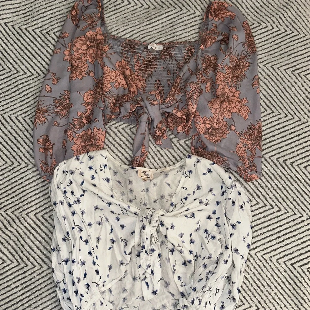Floral Puff Sleeve Tops bundle of two shirts‎